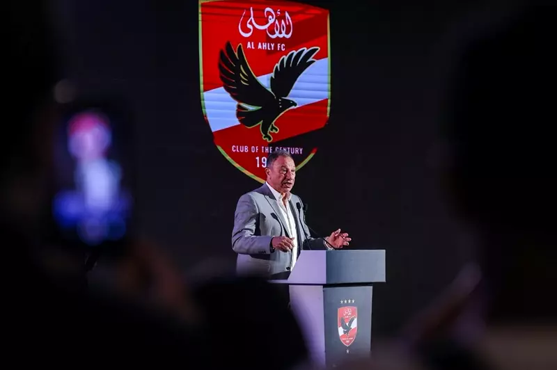 الخطيب يُعبر عن امتنانه للجمهور ويكشف مصادر التمويل للنادي الأهلي